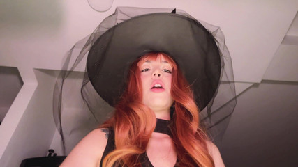 CoralTrip: Zlá čarodějnice tě vytloučí a připraví tě do trouby - 4K