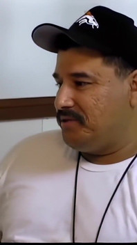 Büyük ve azgın bir penis için sıcak genç ıslak vajina