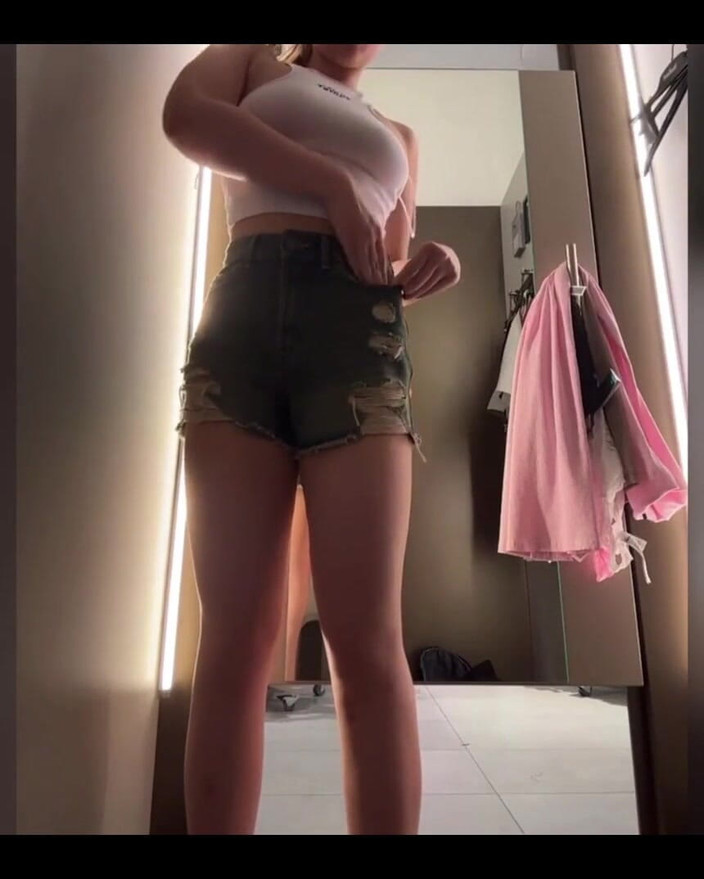 JuiceLussie: Cố gắng không xuất tinh khi bạn nhìn thấy điều đó