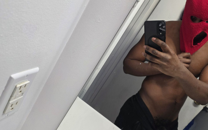 Omar: 妻が初めてBBCを受け入れる カックはクローゼットに閉じ込められ、オナニー禁止