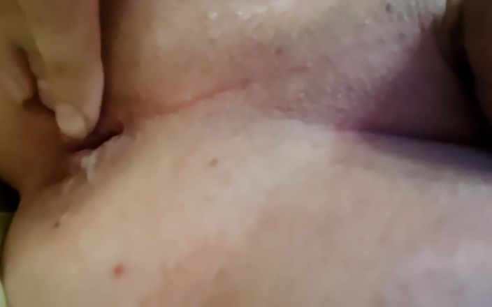 Bonnie Phoenix: Anal Masturbation of a Sweet Kitten