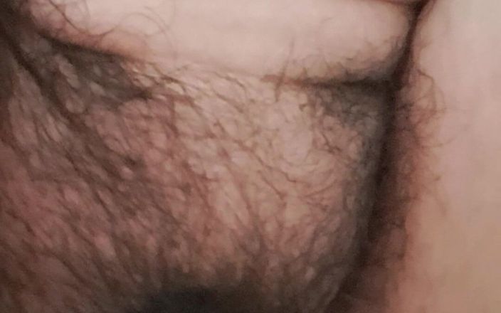 Mommy big hairy pussy: La matrigna che urina e viene gangy