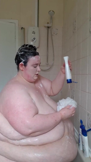SSBBWLadyBrads: You know you love a shower goddess