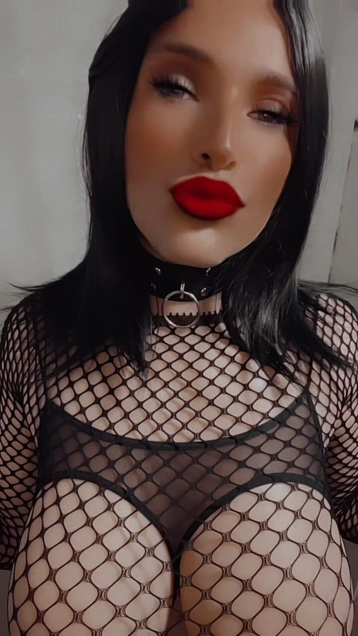 Sissy Slut Brianna: Wyciągnij się ze mnie i zacznij ssać, kochanie. Nie przestawaj,...