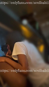 Mam moją maskę Shiesty na ssanie jego penisa. Ktoś przychodził, więc musieliśmy przestać, ale nadal wróciliśmy do i skończyliśmy. Wykonane