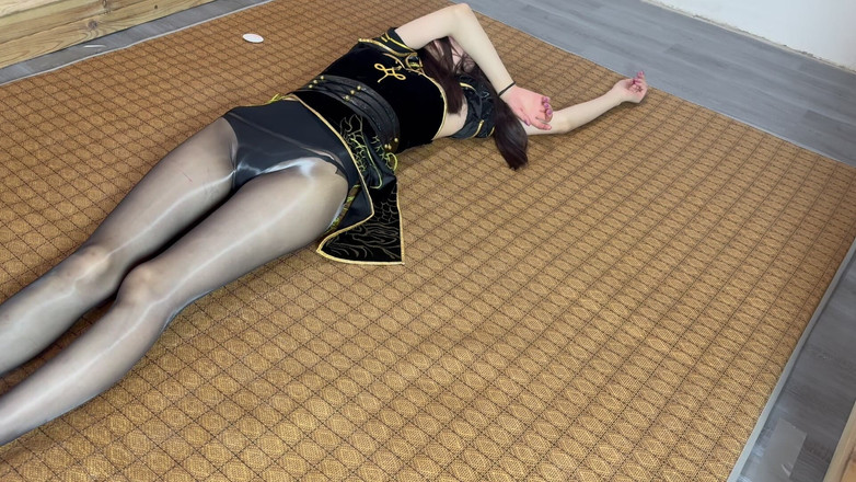 Yanmou: Chunli Glossy Black + Chair M Legs (part 1)