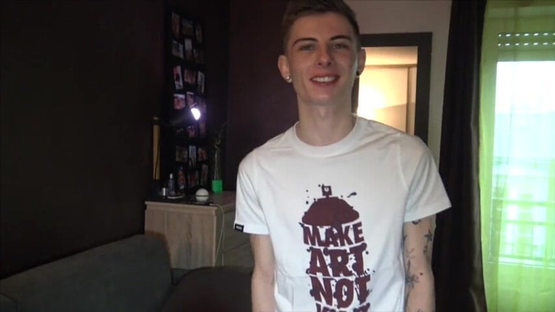 Gaybareback: Juan Perez se fute fără prezervativ cu gemenele Jeroma James