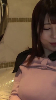 Bărbat pervers de vârstă mijlocie și femeie căsătorită cu sâni mari video direct - Miwoo, 25 de ani
