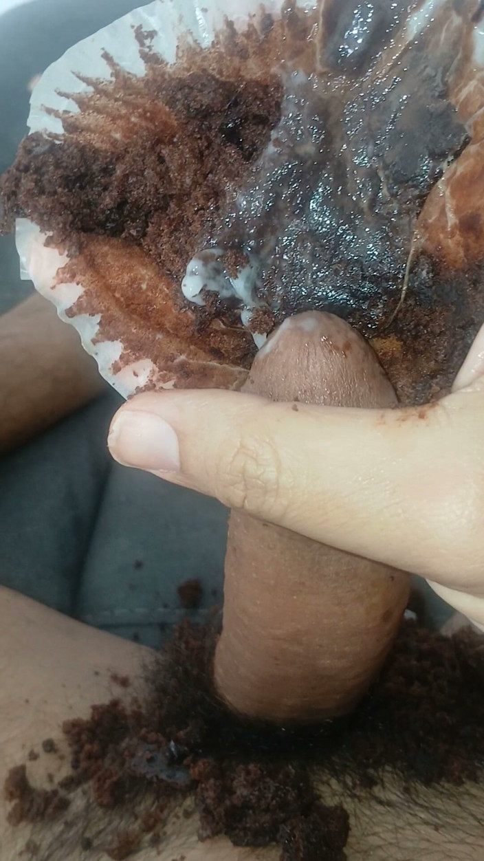 Alexander33324: A Delicious Straw with a Chocolate Mofin.