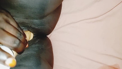 Me and my new slut: 大きな戦利品黒檀自慰行為とディルド、大きな黒ディック周り