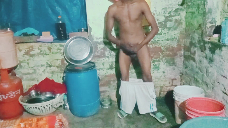 Contentformation2: Gay: indický chlapec