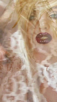Femdom, rouge à lèvres, sexkisses