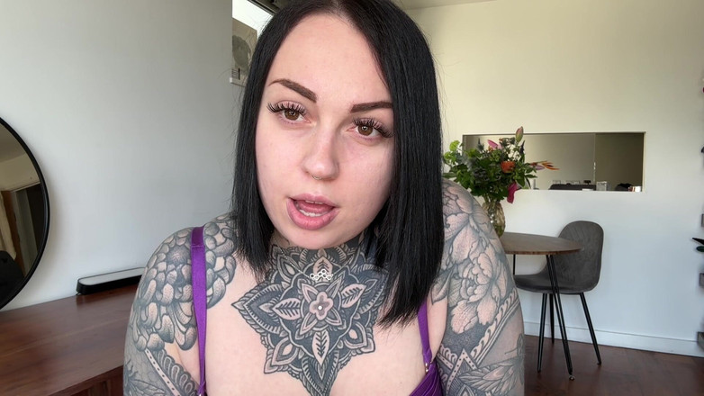 Miss Valentina: 위험한 JOI 게임
