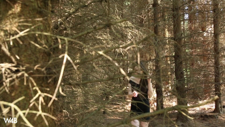 Watch4beauty: Sexig promenad