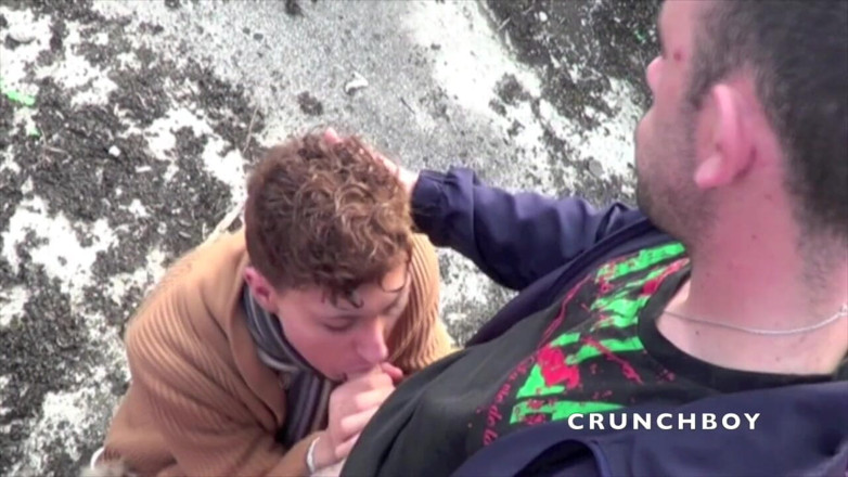 Raw French Bad boys: Ženská twink ošukaná mladým hetero klukem venku