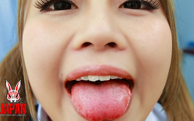 Japan Fetish Fusion: Překvapivý polibek od Kaede Futaba ve třídě