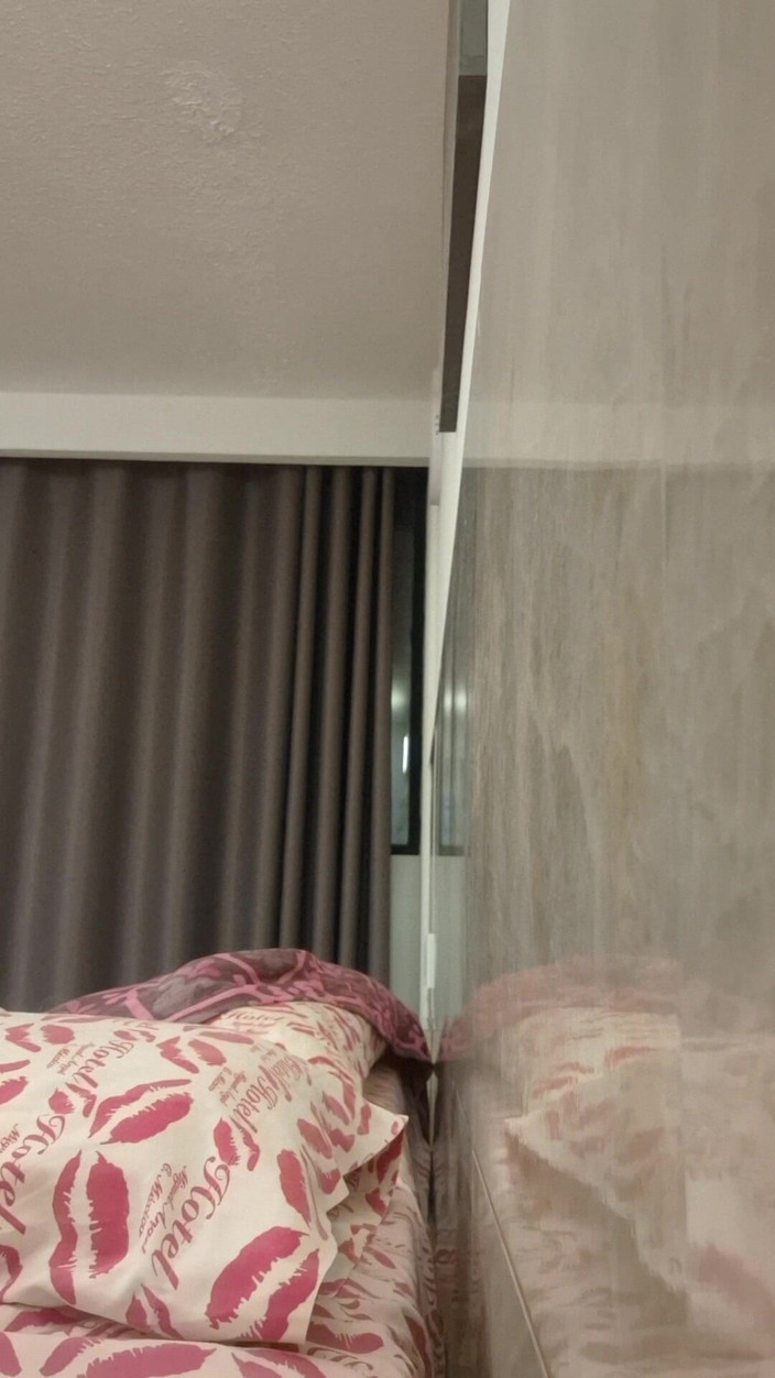 Crystal Phoenix: 你喜欢我性感的身体吗？