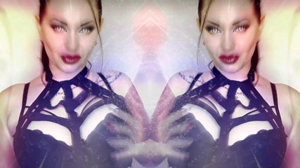 Goddess Misha Goldy: Okouzlující ASMR a oční kontakt! Moje rty proniknou přímo do...