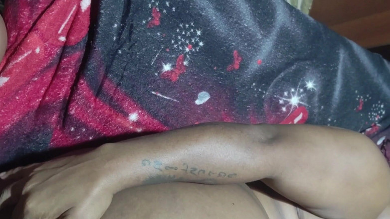 CASALNUTTELA: Yuvarlak götlü sürtük orta yaşlı seksi kadın büyük yarakla 69 alıyor