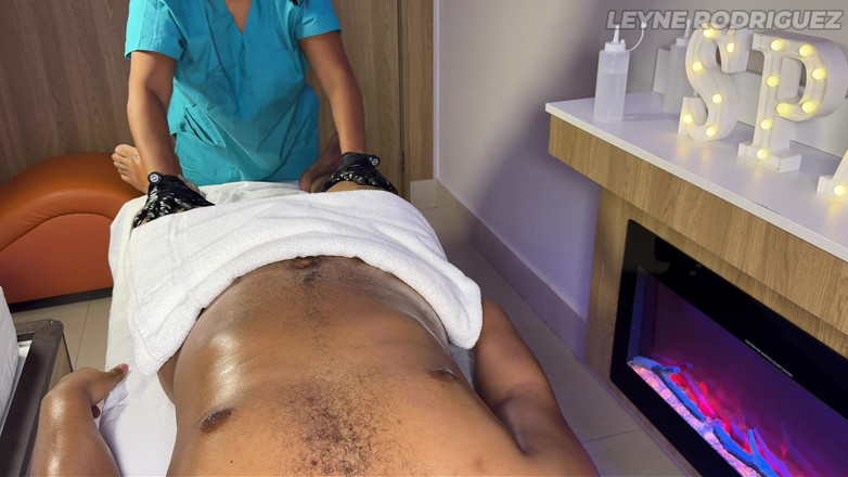 Leyne Rodriguez: Slippery &amp; Sensual: Nuru Gelová Masáž Celého Těla S Leyne Rodriguez