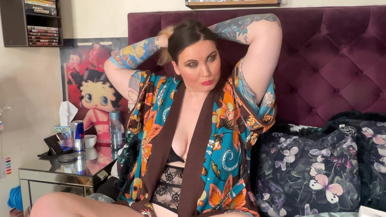 MissFFW: Perverzní děvka zkouší své nové brýle připravené na obsah podivínů