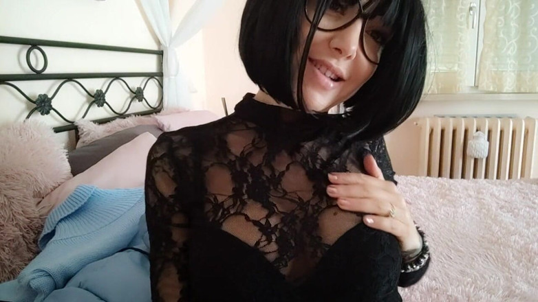savannahamatoriale: Hot black lace
