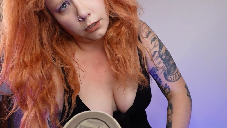 Deanna deadly: POV erwischt bei den stinkenden turnschuhen, gedemütigt und zum wichsen...