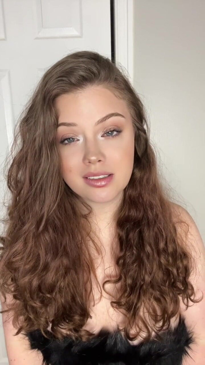 Youdreamgirl123: MILF Domme w skórzanych dziwkach z jej maminsynek chłopca odgrywać...