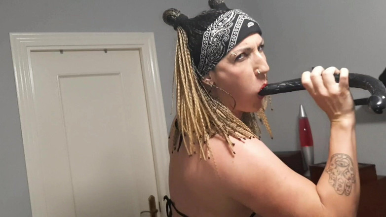 Danaxmuscles: 내 엉덩이를 부러뜨리다