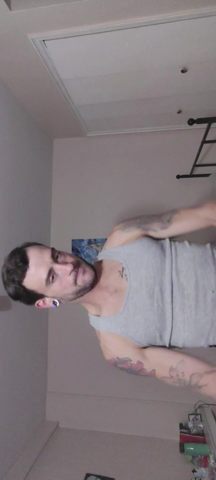 Mikey 21: Dostávám mého ptáka natvrdo