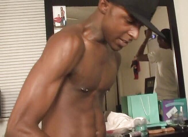 Bareback TV: Ghetto trojka s hračkami