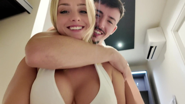 Yeri Blue: Blonde Lerares Engels Neukt Haar Student