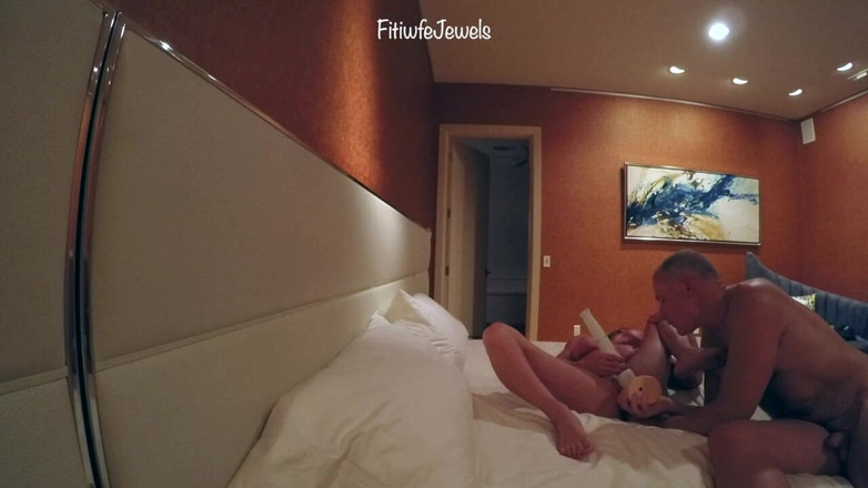 FitwifeJewels: 개인 비디오 - 나에게 거대한 딜도를 사용하는 남편 - 오르가즘을 많이