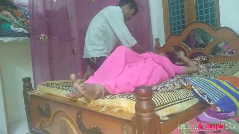 Telugu Couple: Gerçek Hintli çift seks kaseti - tutkulu öpüşme ve sikiş - içine boşalarak dölleme