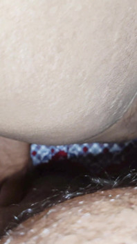 Hluboký anální sex s hlasitým sténáním