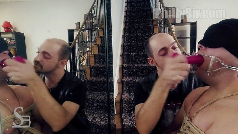 Philly Sir Videos: Глаза в спальне: Jockboy учится сосать