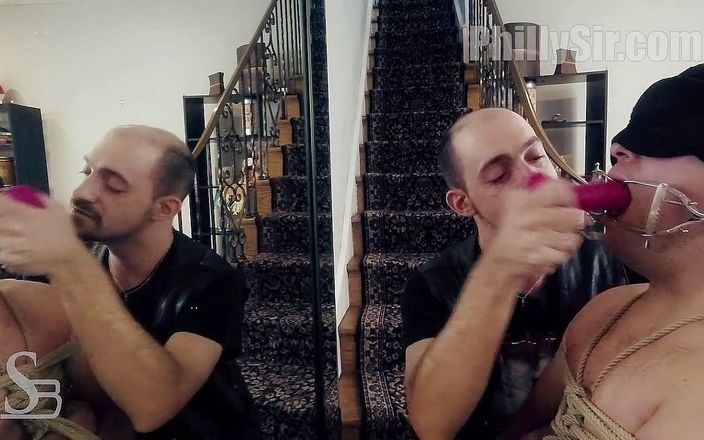 Philly Sir Videos: Sovrumsögon: Jockboy lär sig att suga