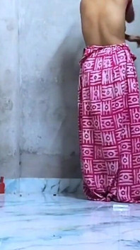 Indisk sexig bhabi kapra förändra Kar Rahi Thi Tab Achanak Devar Ne Piche Se Jake Pakda