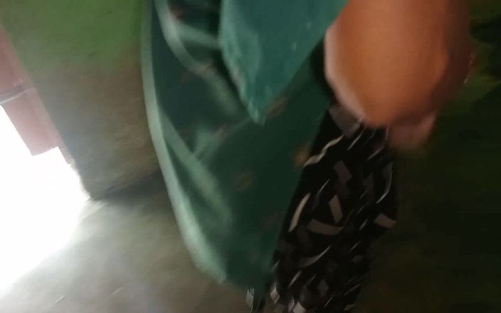 Pooja Sexy: Sesso anale a casa con la sorellastra
