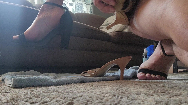 Feet Lover: 내 엉덩이와 발 뒤꿈치에 새로운 바이브레이터로 자지 따먹기