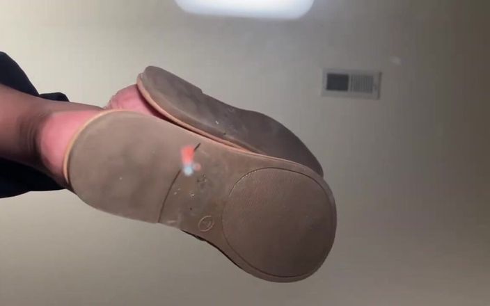 Pink Foxx: Ma petite perspective de mes pieds géants