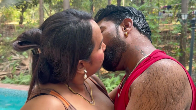 Kamasutra61: Couple indien sexy, vidéo de baise complète dans la piscine,...