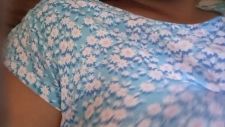 Anne White: 보짓물 가득한 보지로 큰 젖탱이로 화장실에서 즐기는 스리랑카 여자