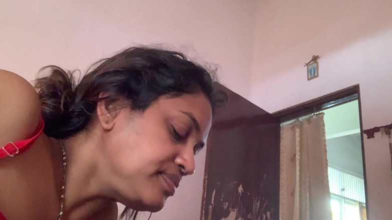 Tina Baby: A mãe entrou no meu quarto