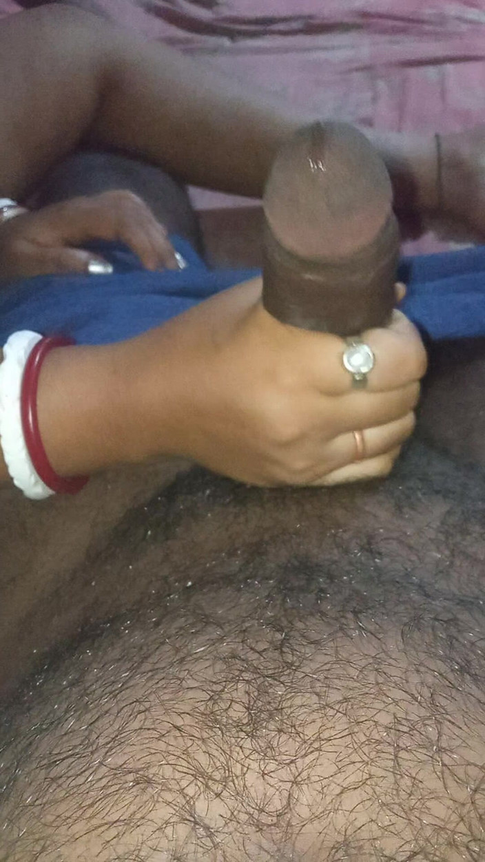 Raja puja: Desi indyjski bengalski Bhabhi Obciąganie i ręczna robota