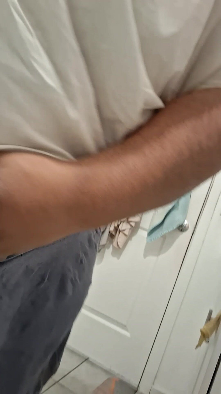 FantomeBi: O vídeo do mijo