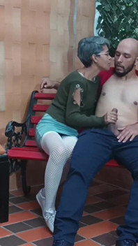 J’adore baiser n’importe où - porno en espagnol.