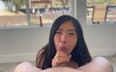 Asian couple uwu: Une baby-sitter asiatique en mini-jupe se fait baiser