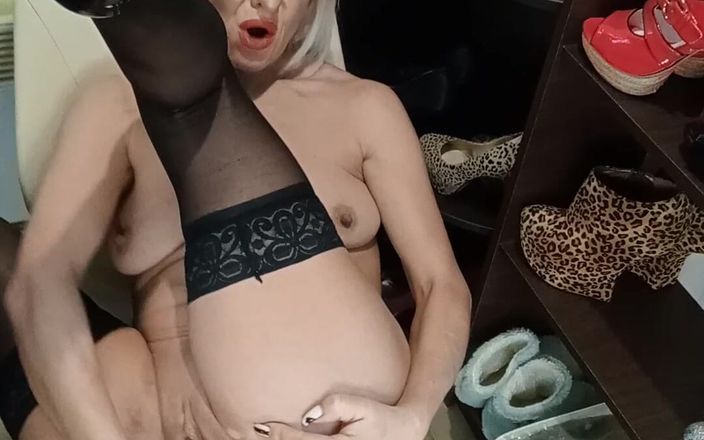 Nadin: Plug en el culo, follando, prolapso de culo y orgasmo...
