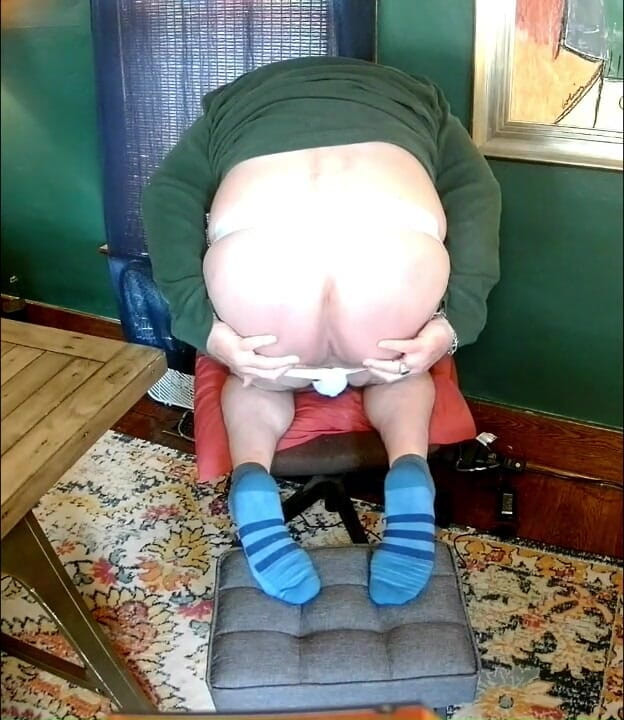 beardaddychub: 网络摄像头为朋友炫耀